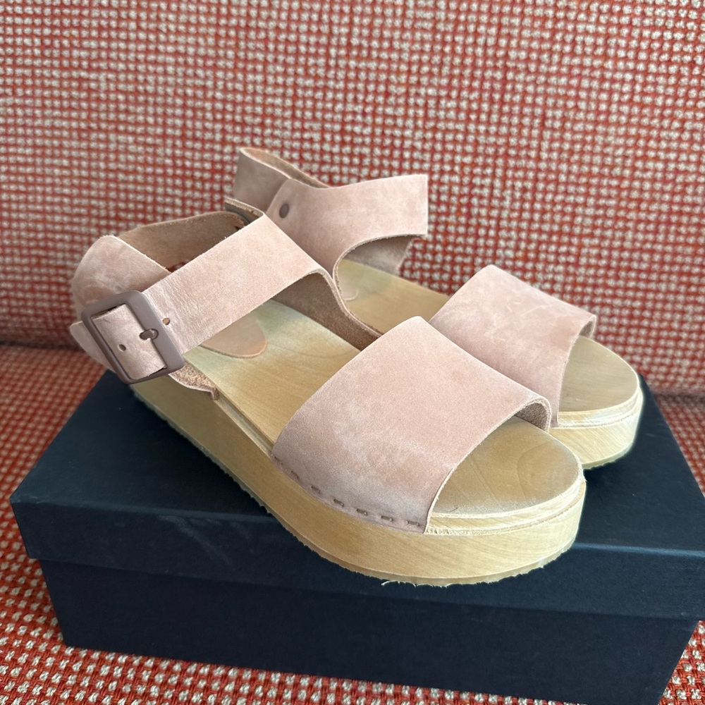Women's Suede Platform Sandals in Blush